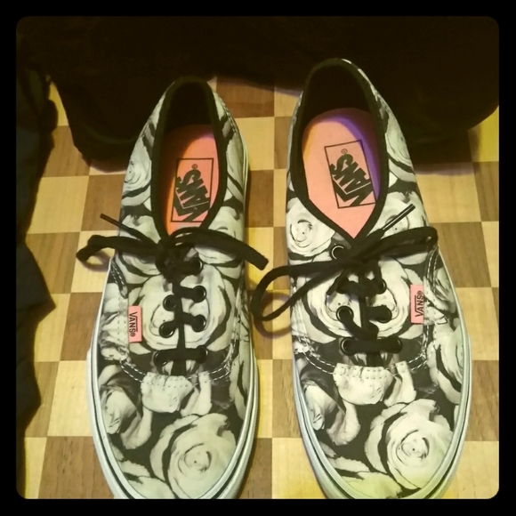 vans shoes black and white with roses